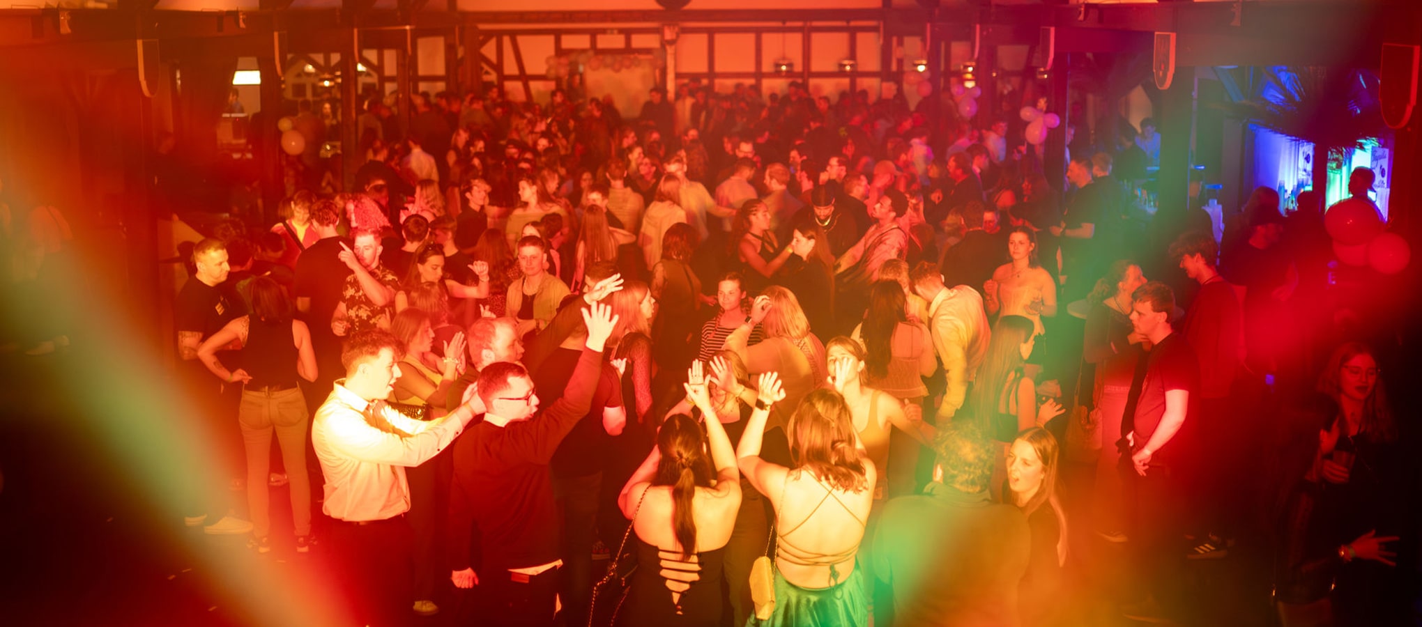 party-dj-night-life-team-5